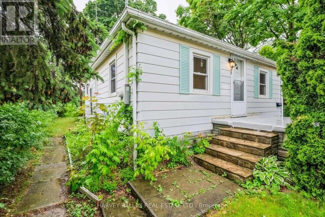 Building Photo - 158 Ruggles Ave