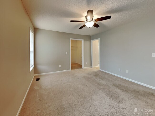 Building Photo - 252 Cambridge Dr