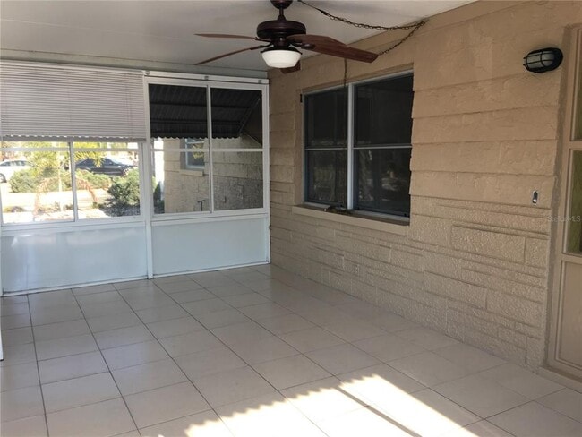 Building Photo - 4004 Cluster Dr