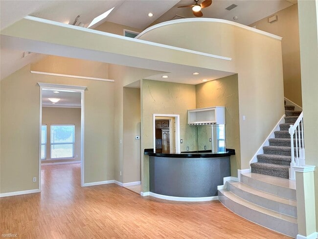 Building Photo - 4 br, 2.5 bath House - 1410 Indian Lake Trl
