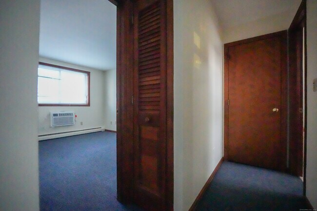 Foto del edificio - 4 Van Zant St
