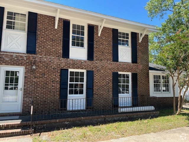 Front of House - 5918 Woodside Ave