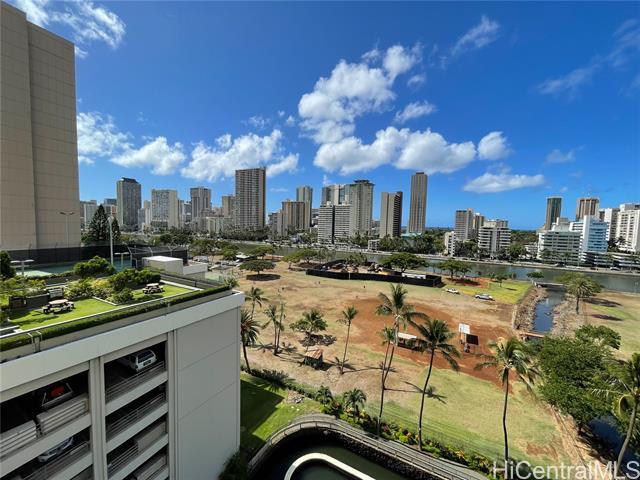 Building Photo - 2333 Kapiolani Blvd