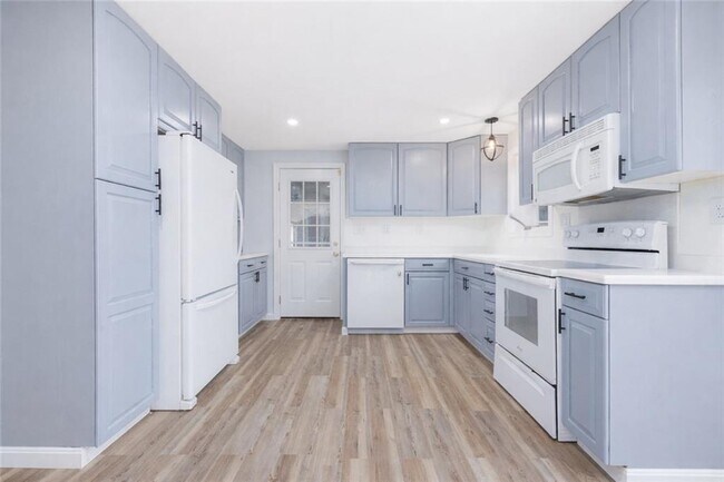 Foto del edificio - 4 Longmeadow Ave