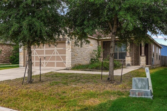 Building Photo - 7343 Bluebonnet Bay