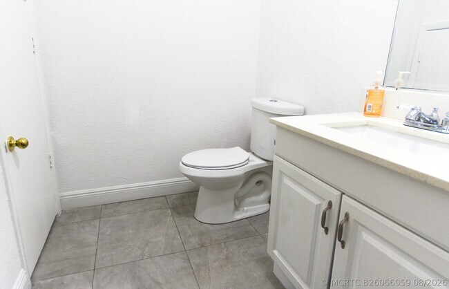 Foto del edificio - 4225 Turnberry Cir