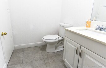 Building Photo - 4225 Turnberry Cir