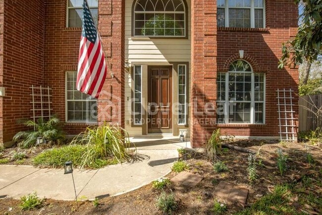 Building Photo - 208 Doral Ct