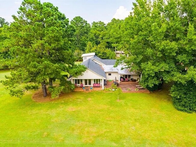 Building Photo - 2760 Louisville Rd