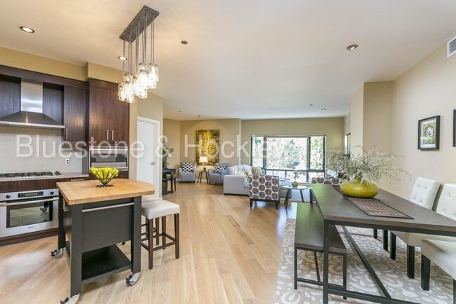 Foto del edificio - 2351 NW Westover Rd