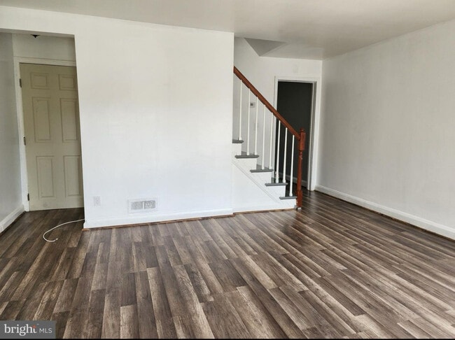 Building Photo - 3654 Chesterfield Ave