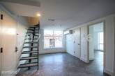 Primary Photo - 237 Leonard St