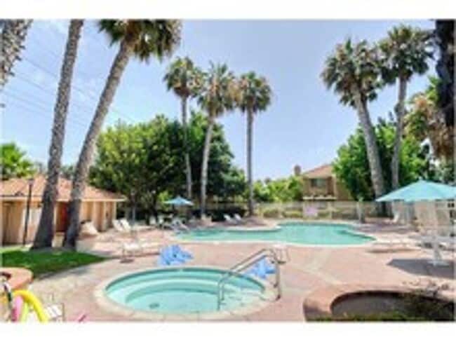 Foto del edificio - Spacious La Costa 3BR/3BA Townhome; gated ...