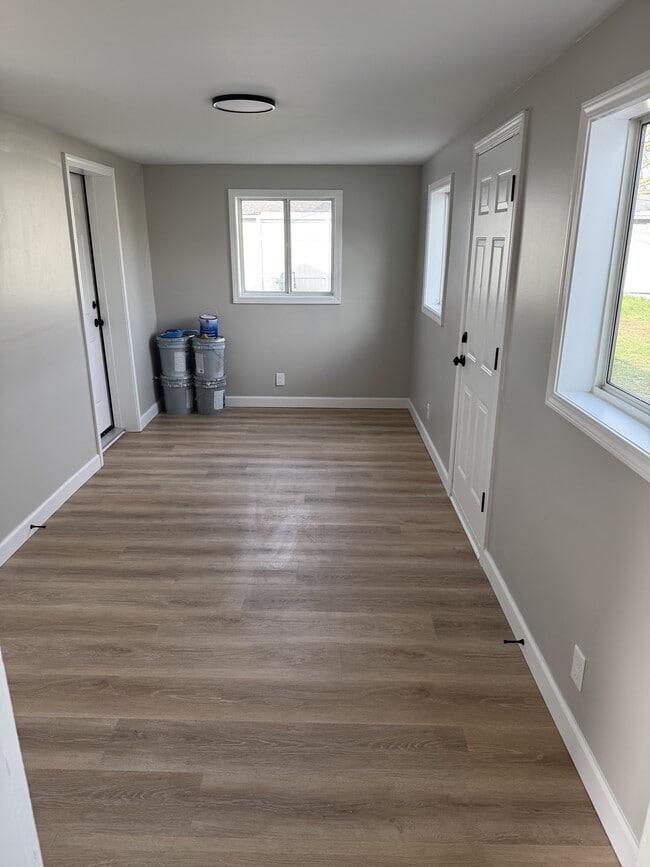 Foto del edificio - 580 Edgewood Dr