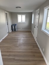 Building Photo - 580 Edgewood Dr