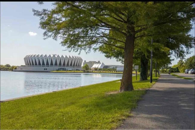 Building Photo - 601 Freeman Dr