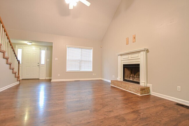 Foto del edificio - Pet Friendly Three Bedroom with Bonus!