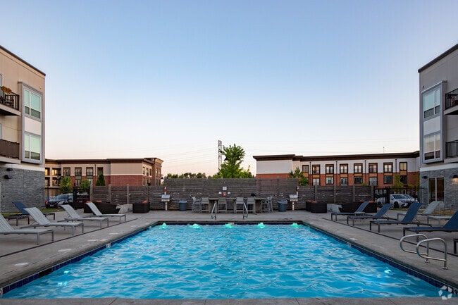 Building Photo - The Boulevard At Oakley Station
