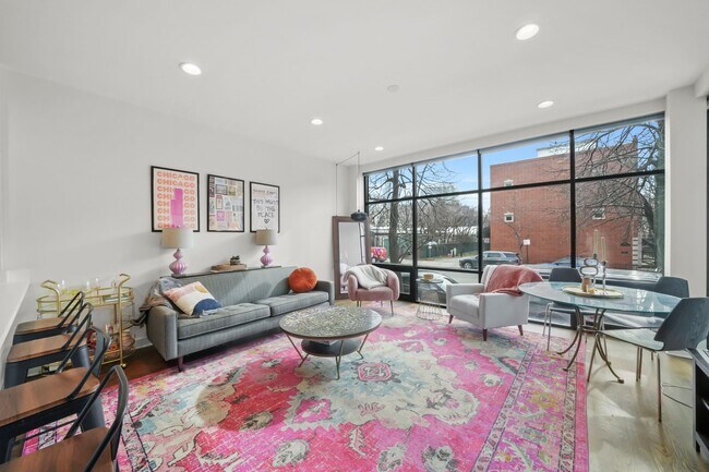Foto del edificio - 838 W Erie St