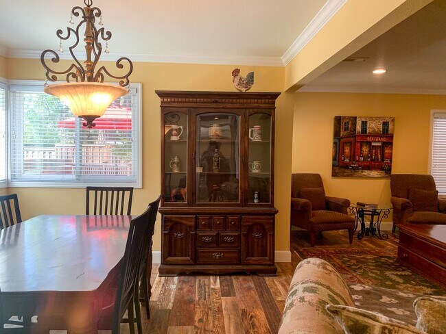 Foto del edificio - Alum Rock Park Hillside 4 Bedroom Home