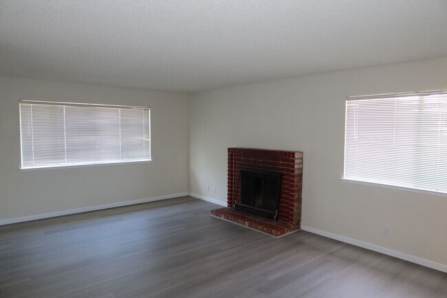 Building Photo - 6665 Gloria Dr