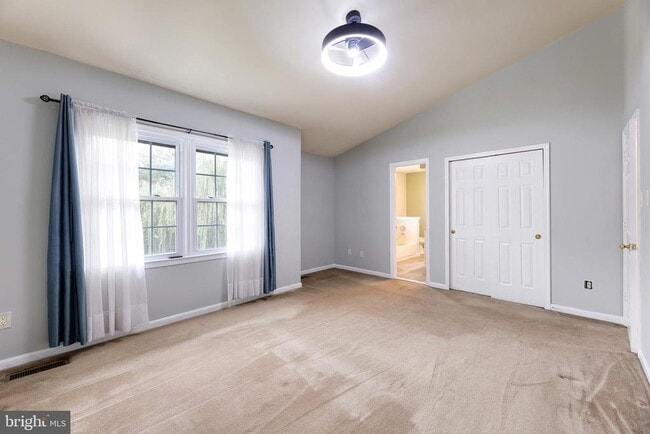 Building Photo - 8010 Old Parsonage Ct