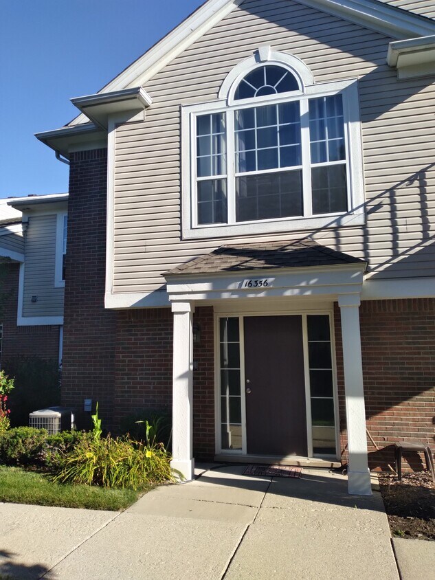 16356 Grandview Dr Unit 73, MI 48044 Condo for Rent in