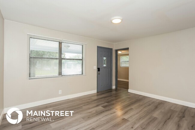 Foto del edificio - 7032 Mayapple Rd