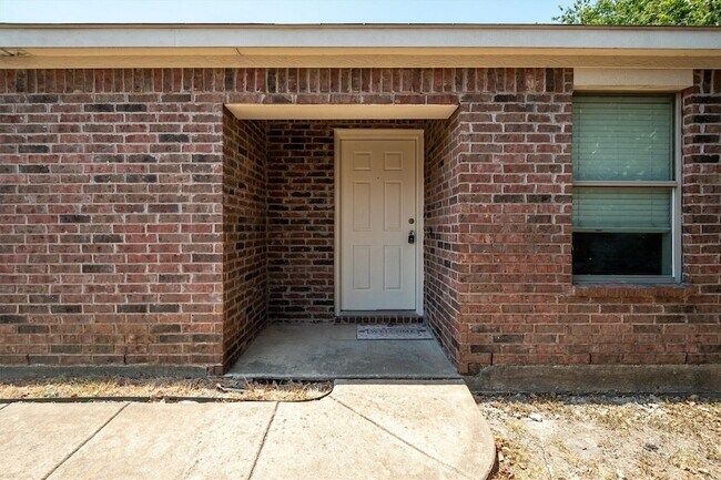 Foto del edificio - 121 Cliff Height Cir