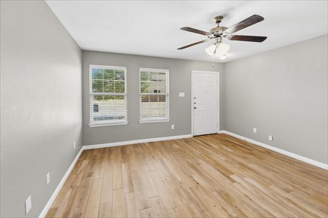 Building Photo - 733 River Hill Ln