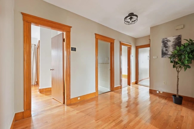 Building Photo - 11 Baird St