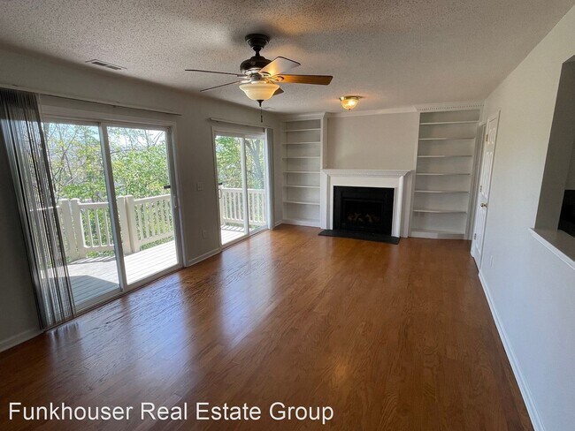 Building Photo - 3 br, 2.5 bath House - 908 Camelot Lane