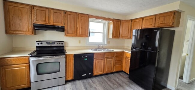 Building Photo - MANCHESTER - 35-37 Westland Ave