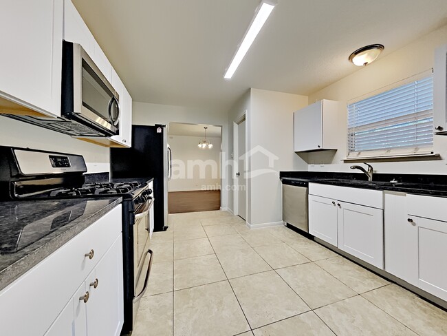 Building Photo - 2738 Springstone Dr
