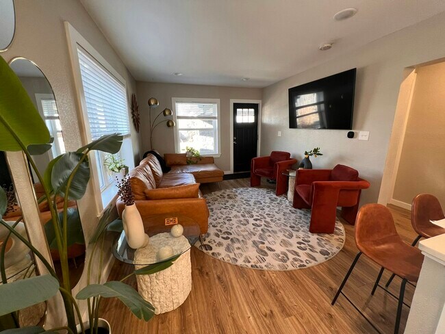 Building Photo - 3326 Steele St