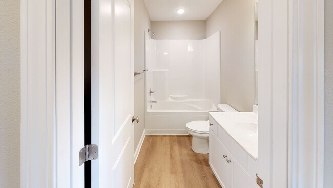 Building Photo - $500 SIGNING BONUS! 3 Bedroom Townhome Ava...