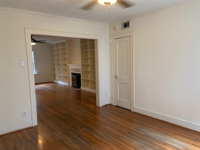 Foto del edificio - 2406 Elmen St