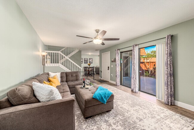 Building Photo - 3050 SW Sunset Trace Cir