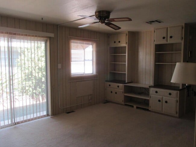 Building Photo - 760 Santo Tomas Dr