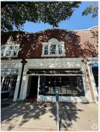 Building Photo - 841 1/2 Lancaster Ave