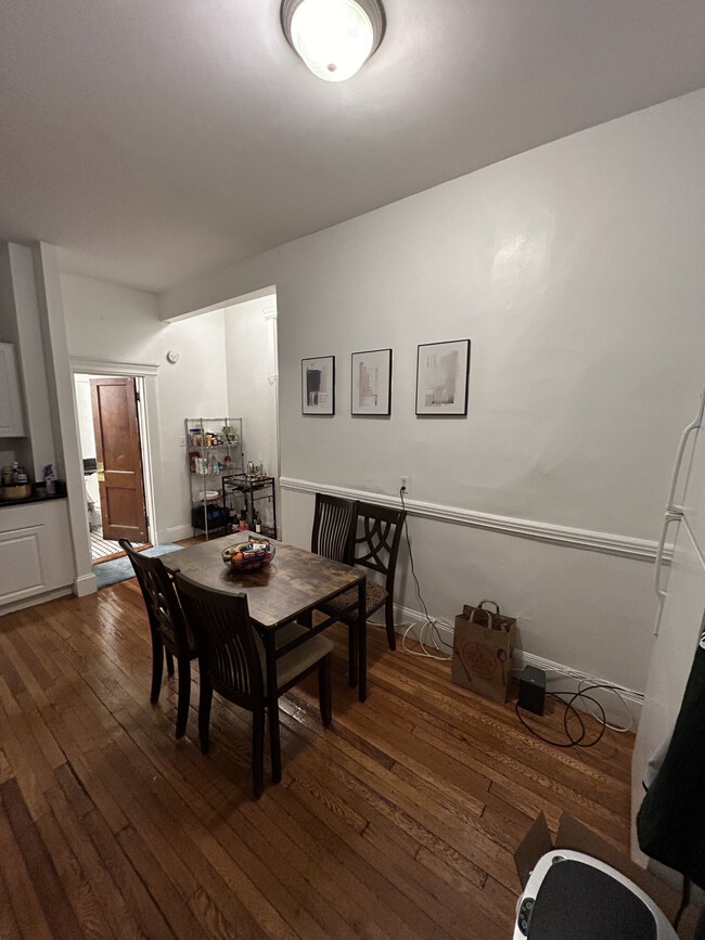 Building Photo - 128 Hemenway St