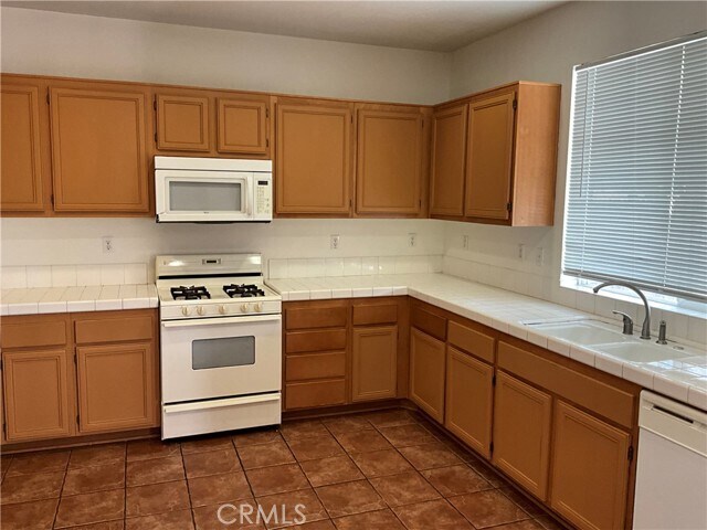 Foto del edificio - 15026 Leaf Ln