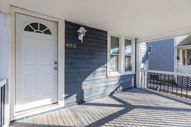 Foto del edificio - 2-Bedroom Home with Flexible Bonus Room Near Downtown Columbus