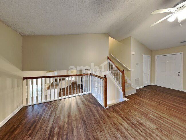 Foto del edificio - 32 Alston Ln SW