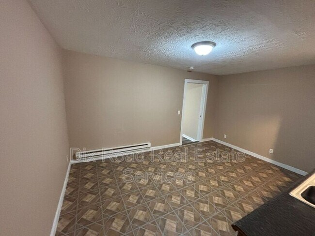 Foto del edificio - 829 Maple Ave