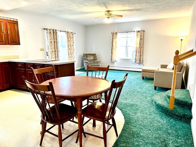 Building Photo - 13 Cobblers Ln