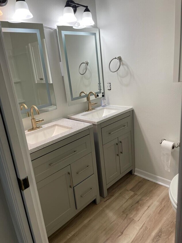 Foto principal - 2726 Penzance St