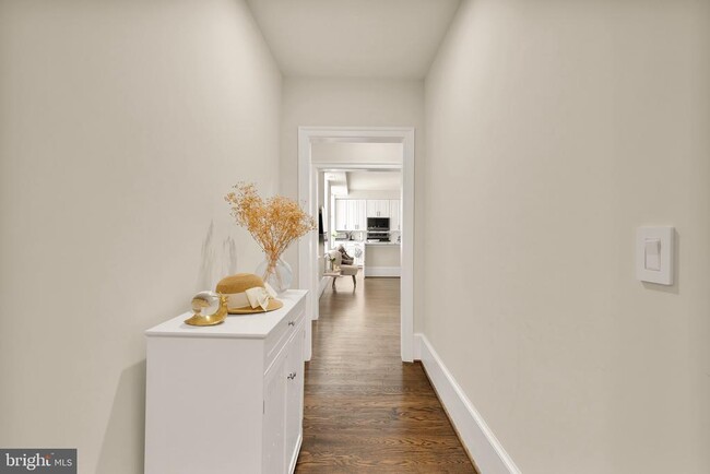 Building Photo - 1305 30th St NW