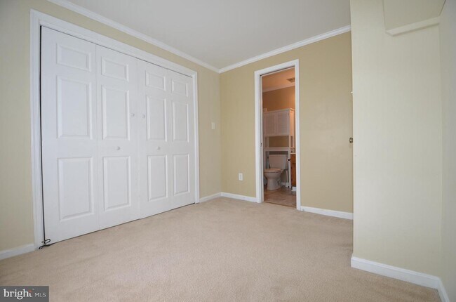 Building Photo - 6580 Lochleigh Ct