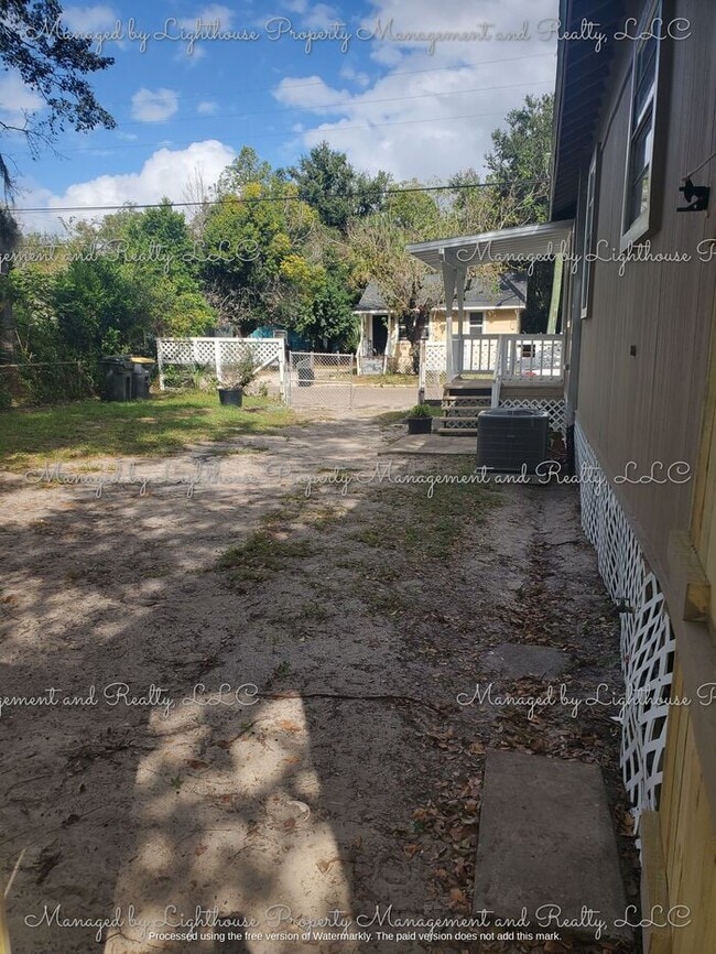 Foto del edificio - 2 Bedroom / 2 Bathroom Home in Historic Springfield ? Huge Fenced Yard